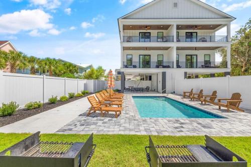 Long Bay Estates House | Casa Blanca Luna Showstopper Sea View Home