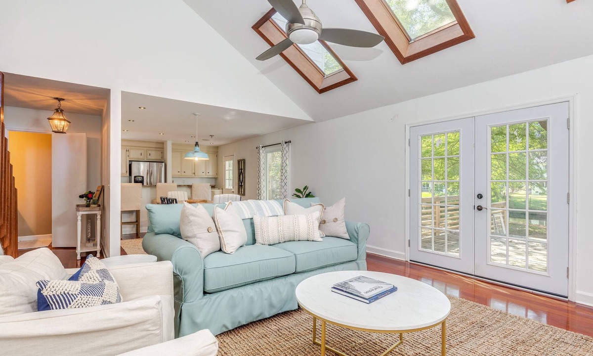 Mount Pleasant House | Charleston-area 3BR, Close to Beach or Downtown, Walk to Shem Creek