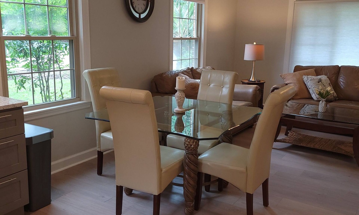 West Ashley Apartment | Charleston Charm~B is 4 miles to Downtown Charleston and Close To All Areas!