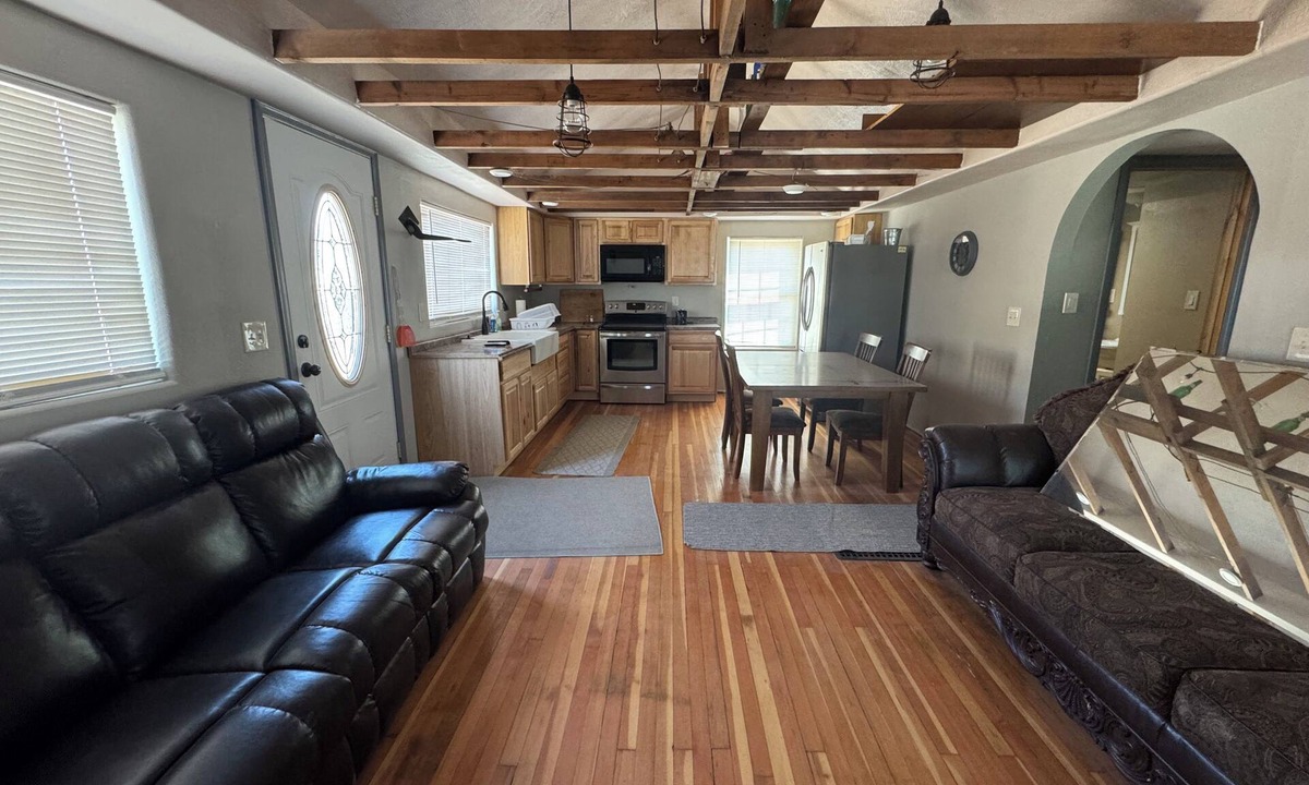 Pendleton Cottage | Charming 1-bedroom cottage with WiFi and AC in delightful Pendleton