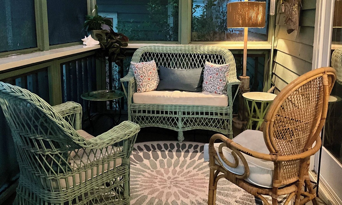 Old Village Cottage | Charming 2/2 Cottage/Golf Cart/Fantastic Location!