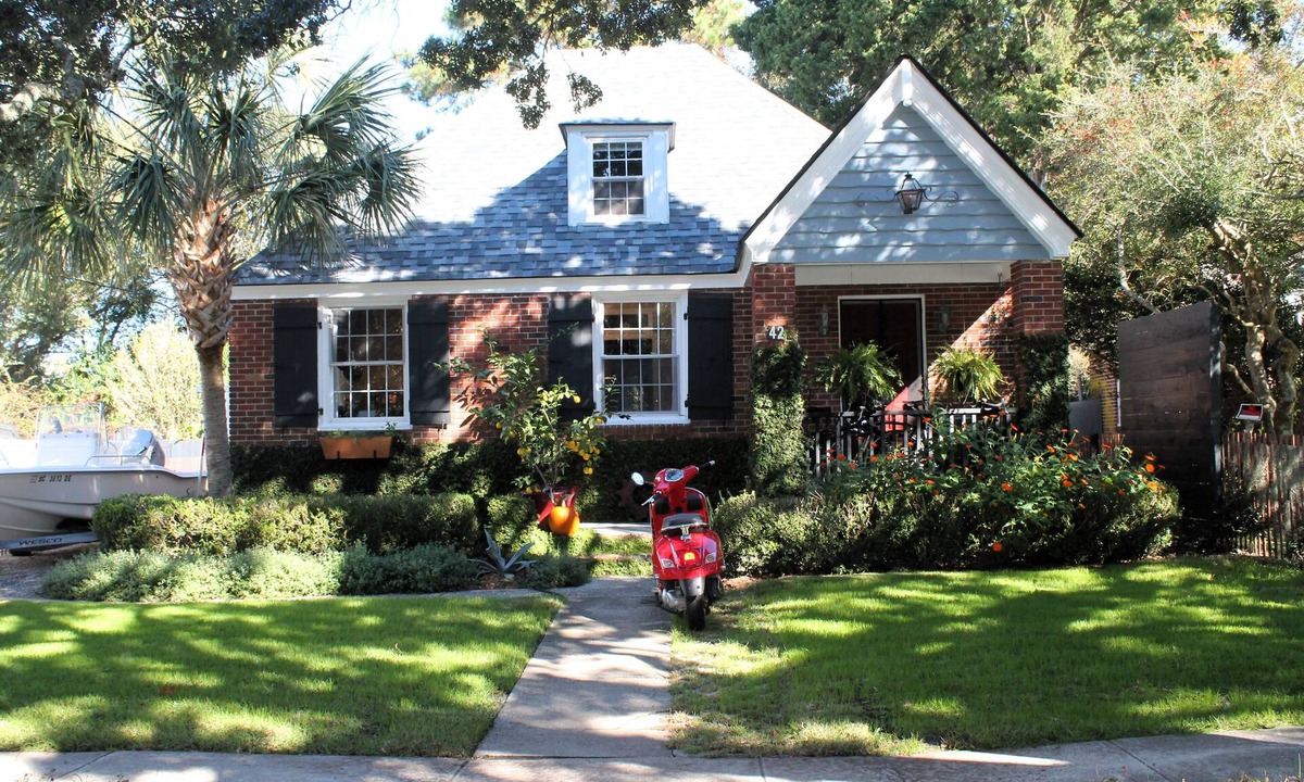 Charleston Cottage | Charming Bungalow w/Koi Pond Porch & Fireplace: Walk to Avondale/Downtown
