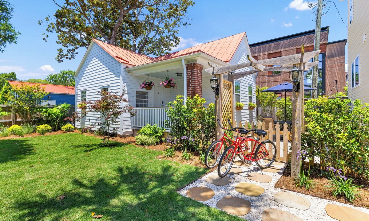 Westside Cottage | Charming Cottage in Downtown Charleston
