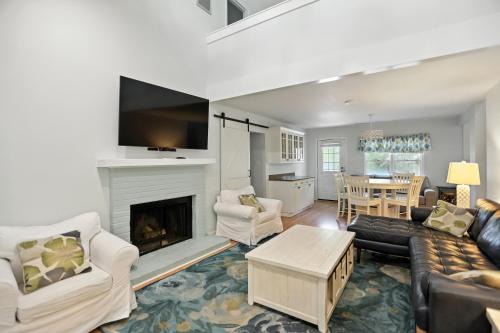 Tarpon Pond House | Charming Seabrook Island Retreat