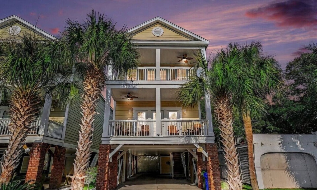 Surfside Beach House | Chateau Relaxo! 1/2 Block to Beach, Huge Private Pool, All NEW Furnishings, Plenty of Family Space
