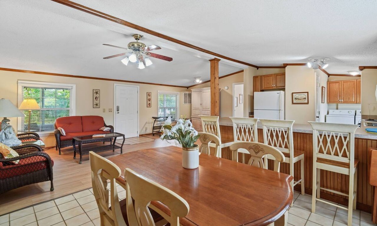 North Myrtle Beach Cottage | Coastal Escape Minutes from Cherry Grove!