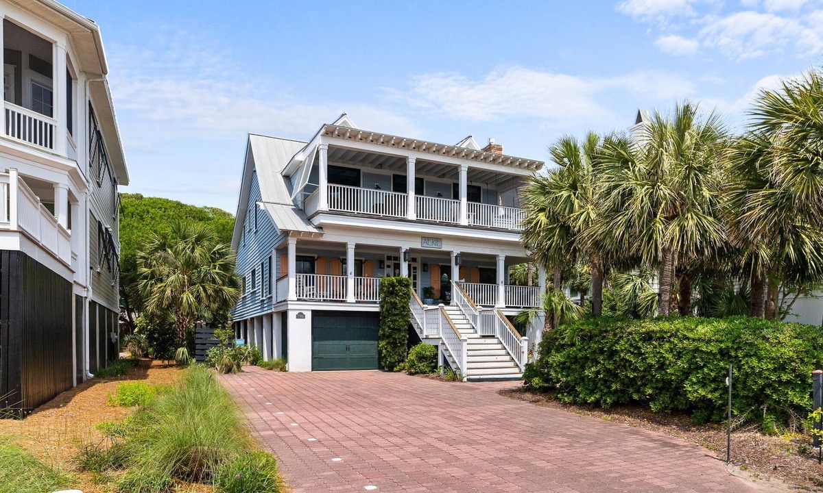 Isle of Palms House | "Coastal Living" Beach House For Family Fun