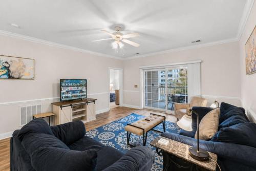 Central Myrtle Beach Apartment | Coastal Retreat at Magnolia Pointe, Golf & Lake Views