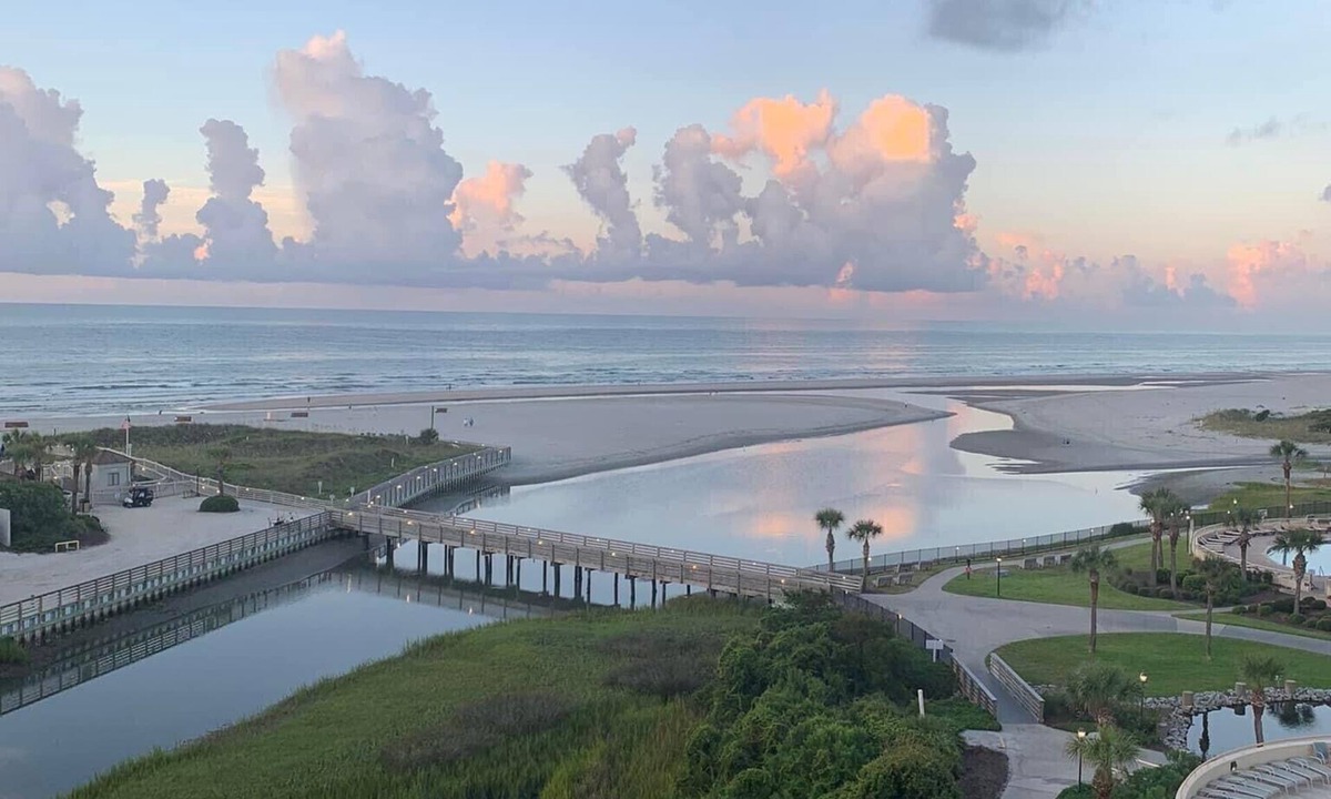 North Myrtle Beach House | Come spend a few days by Barefoot Landing available July 10-14