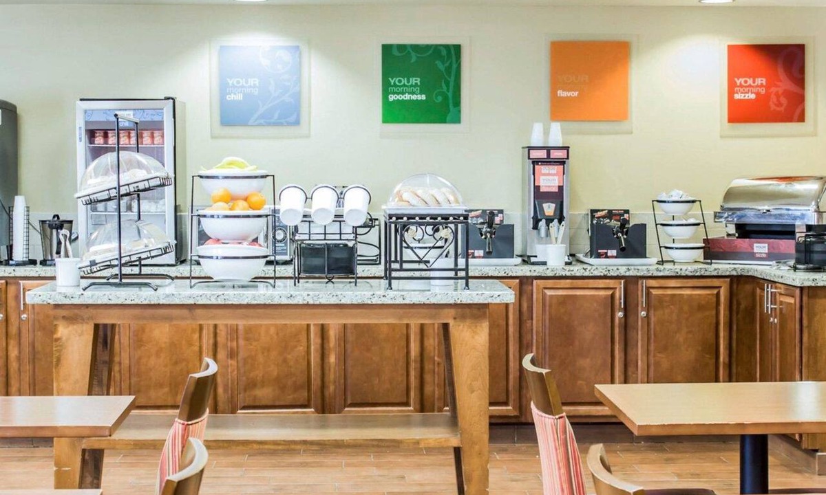 Westover Hotel | Comfort Inn Fayetteville near Fort Bragg