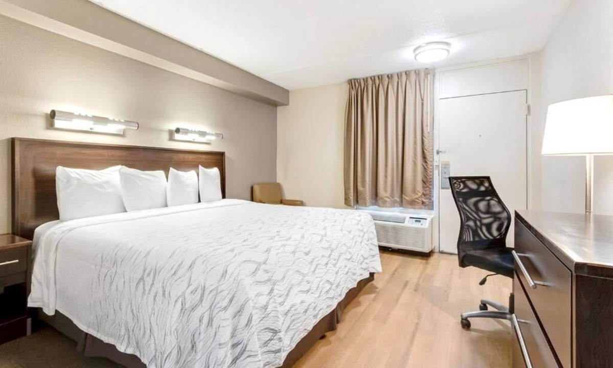 Charleston Hotel | Comfortable One-Room Retreat Minutes from Downtown Charleston