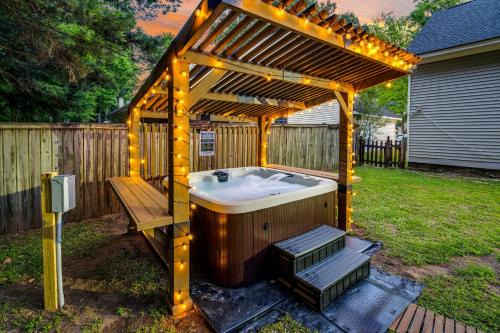 North Charleston House | Country Haven - Hot Tub & Pool! Game Room, King Beds, Mins 2 dwtn