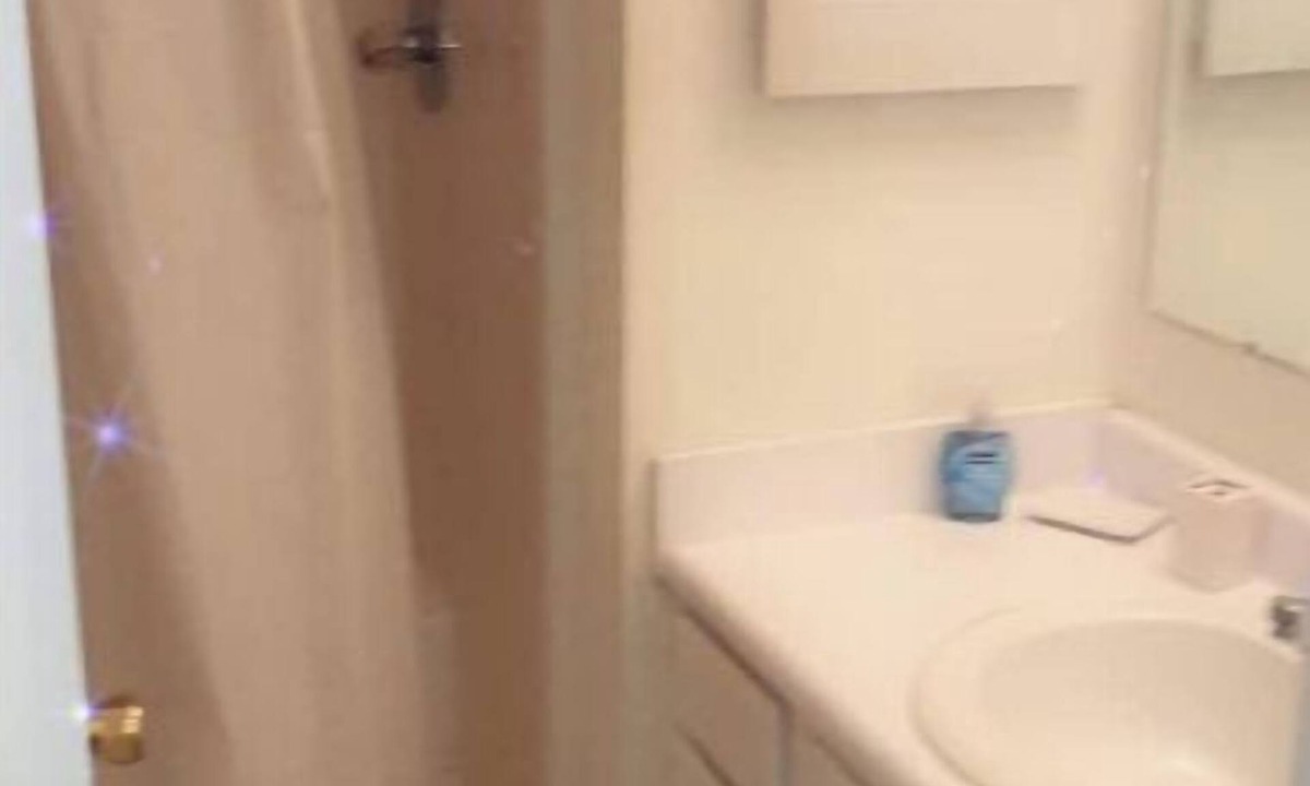 South View Condo | Cozy 2-bedroom condo in charming Hope Mills with AC, WiFi