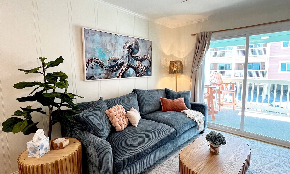 Garden City Condo | Cozy Luxe Beach Condo: Fully Renovated + Steps From The Beach + Pool