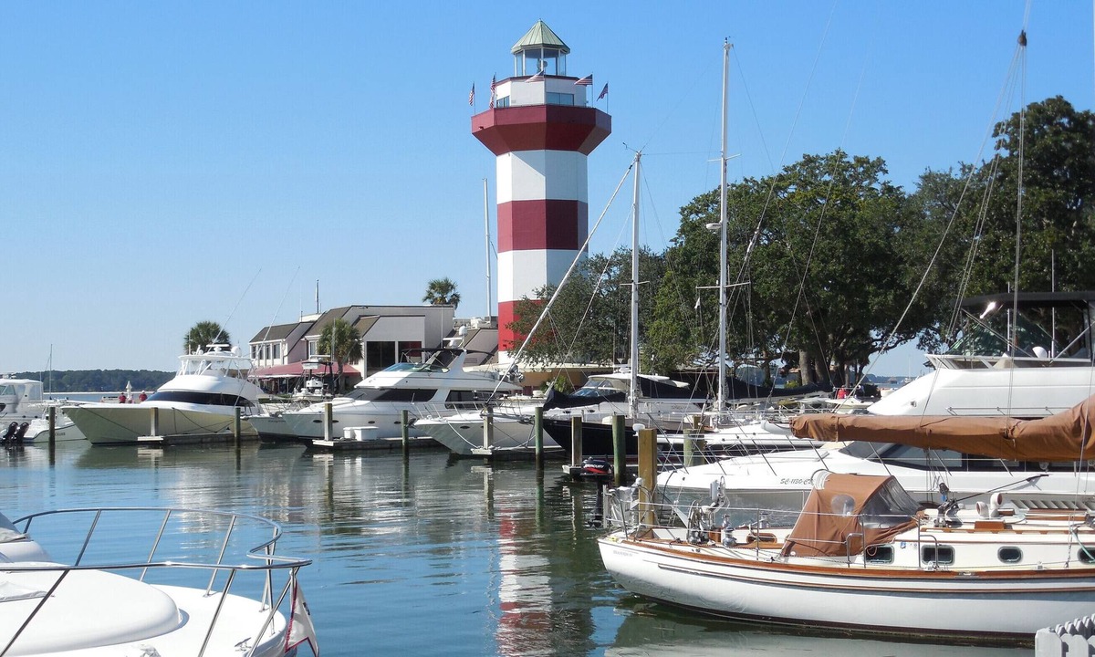 Harbour Town House | Deluxe 3 BR Harbour Town Villa - One Minute Walk to the Yacht Basin