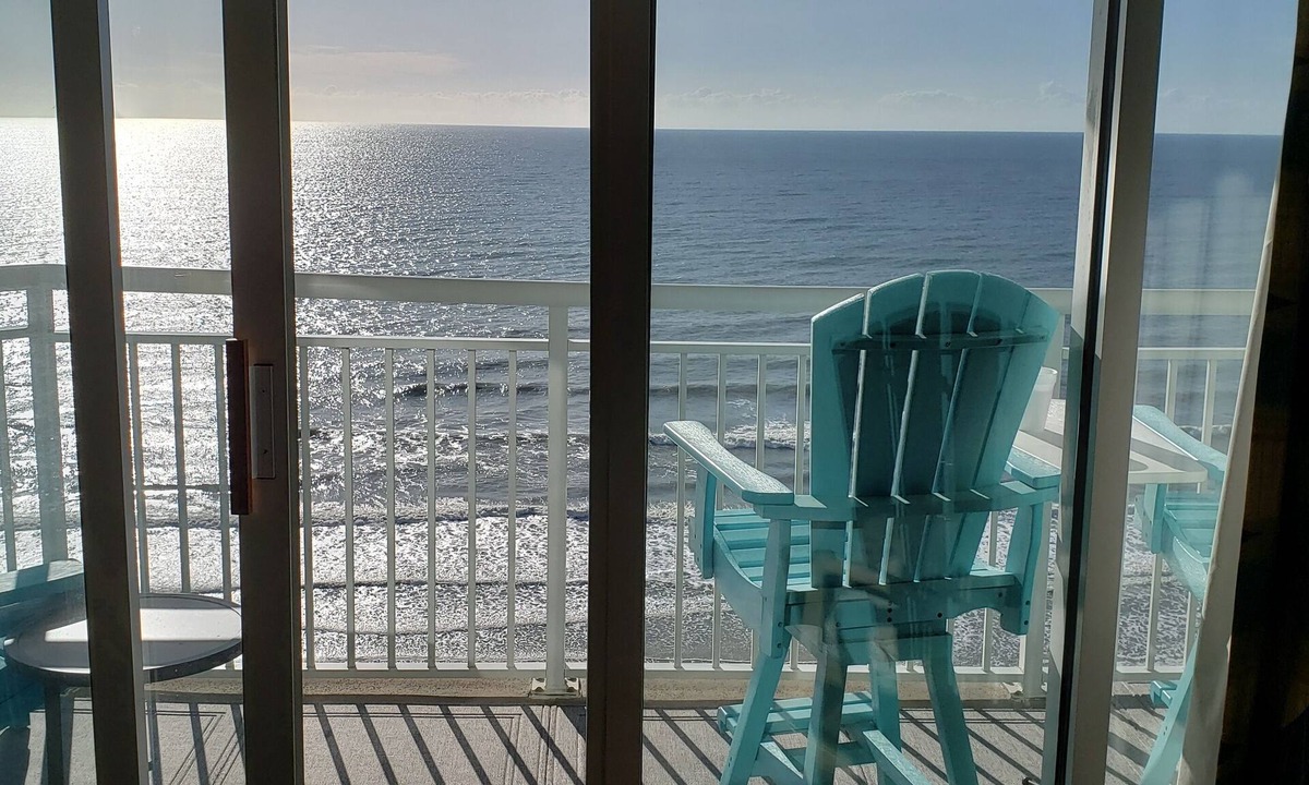 Crescent Beach Condo | Direct Oceanfront 2BR/2BA Extra Large Renovated End unit August - Sept Discounts