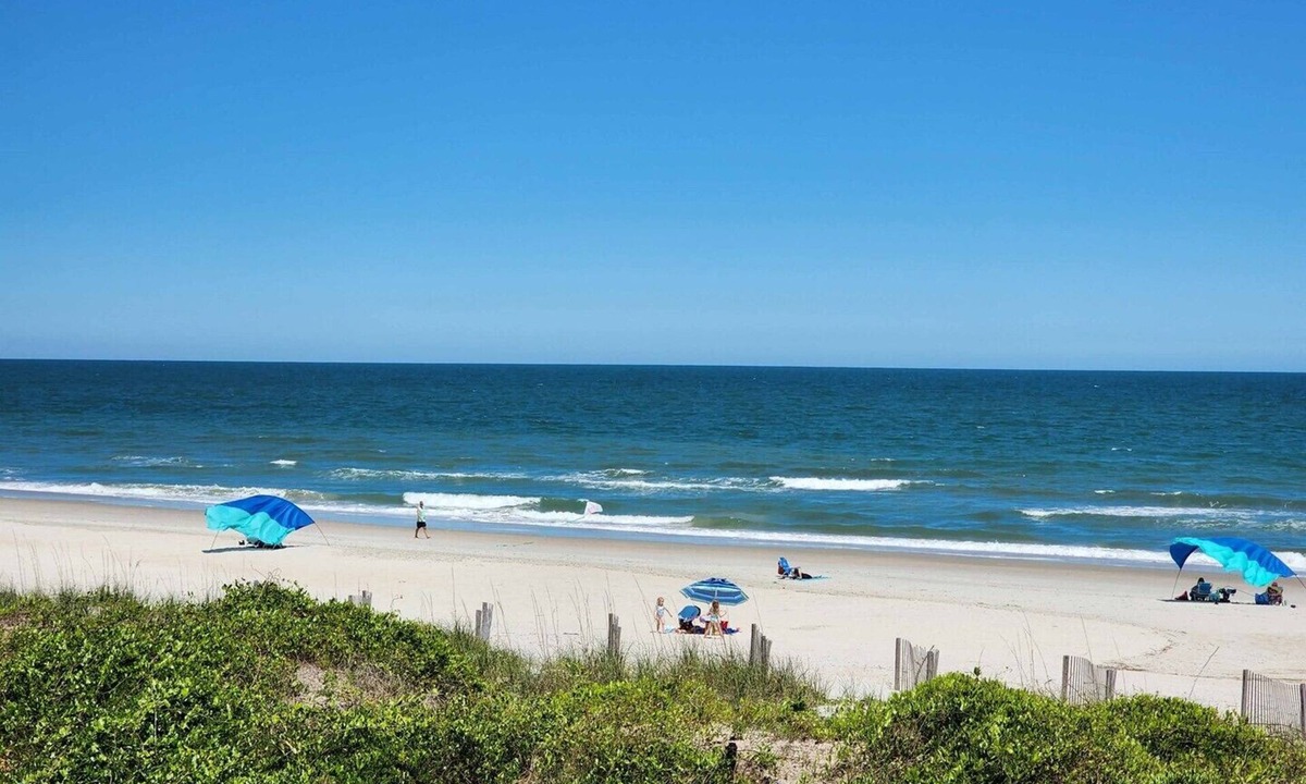 Litchfield by the Sea Condo | DIRECT OCEANFRONT! Sandpiper Run A1K at Litchfield by the Sea