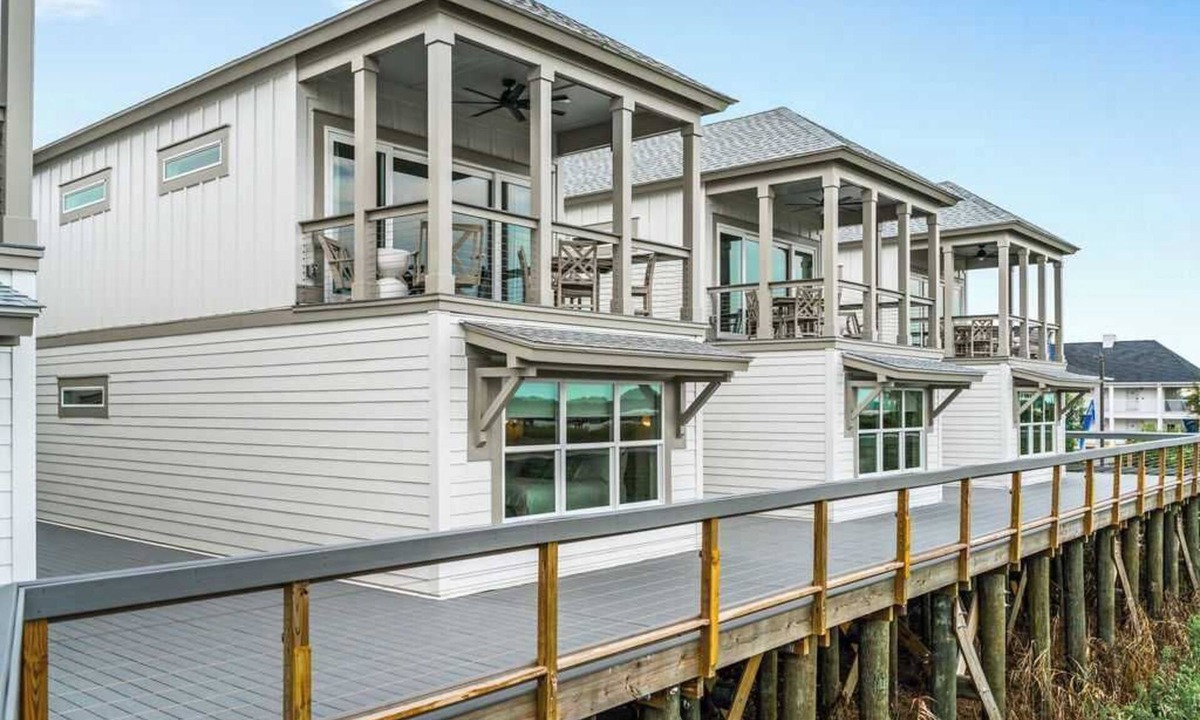 Georgetown House | Dockside Villas w. Pool + Boat Slip!