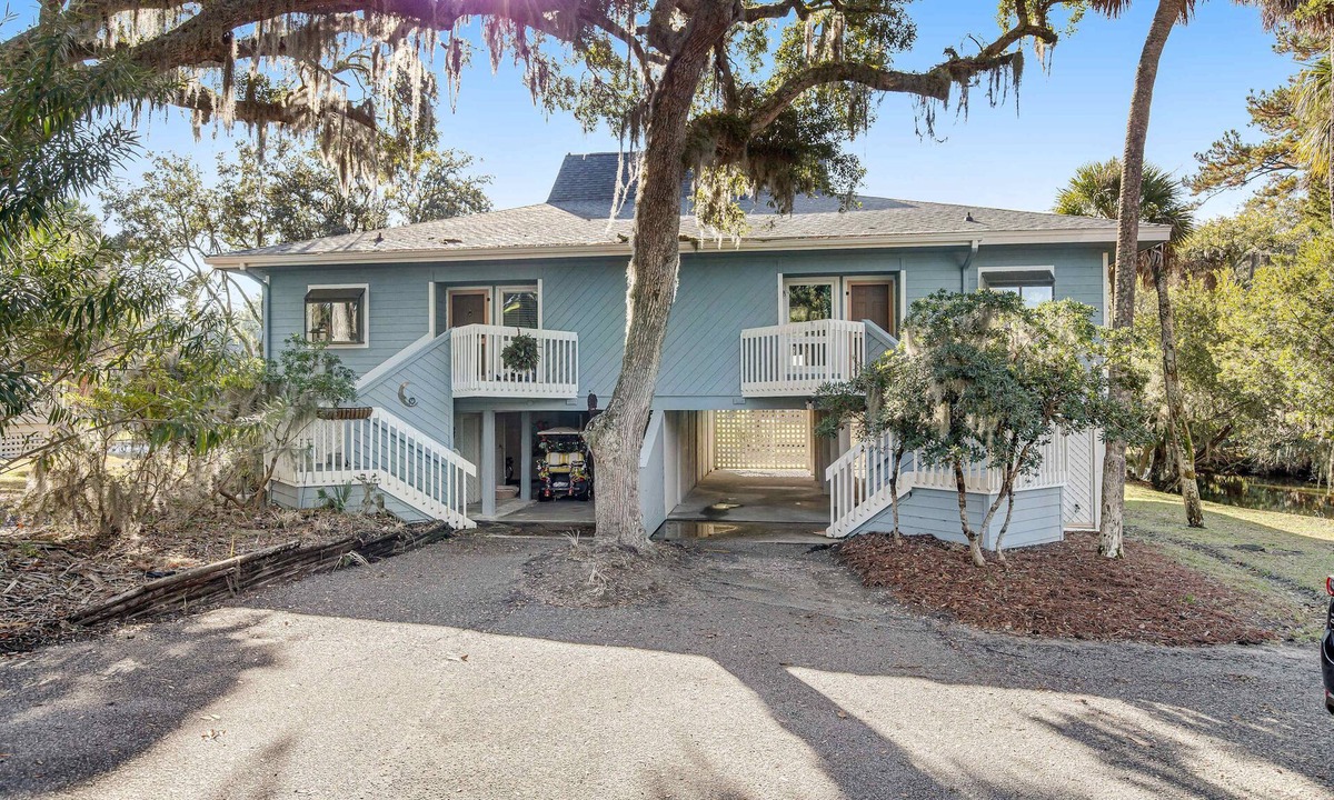 Ocean Ridge Condo | Dog-friendly beach home with screened porch, charming interior, & W/D