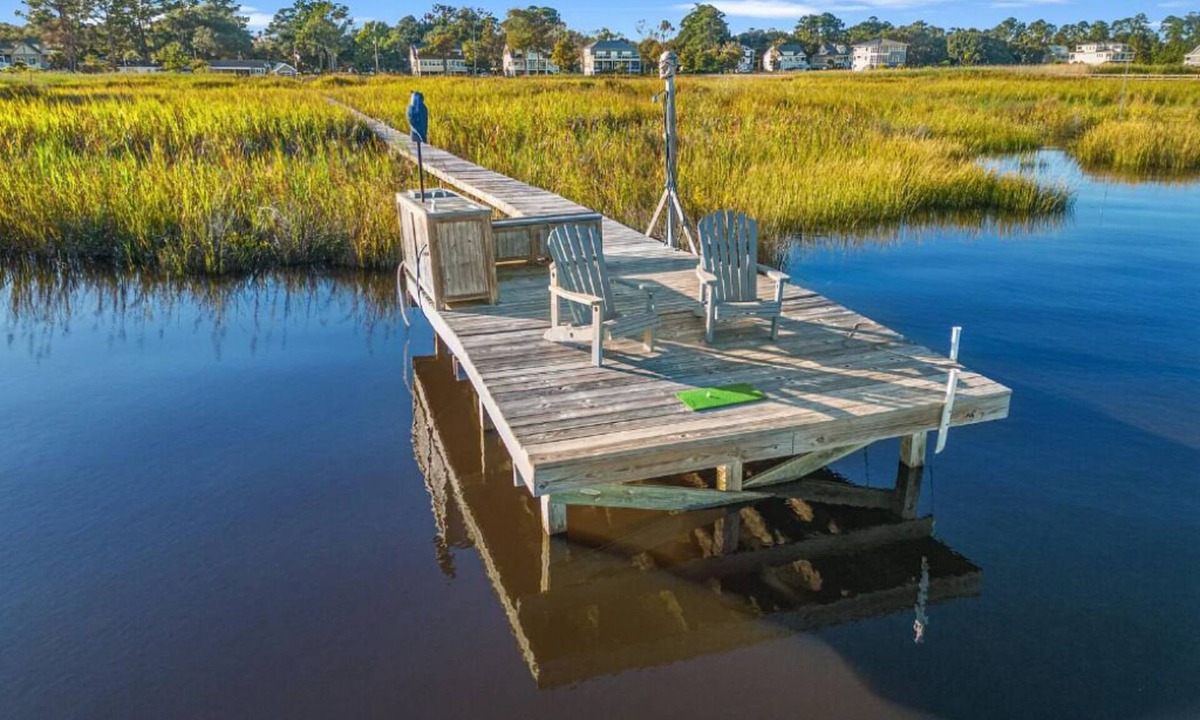 Georgetown House | Dolphin Point: Beautiful bungalow w/private dock