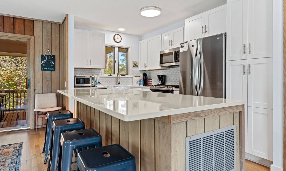 South Beach House | Driftwood – 2nd Row Sea Pines Home, Retro Charm, Sleeps 8, Steps to Beach