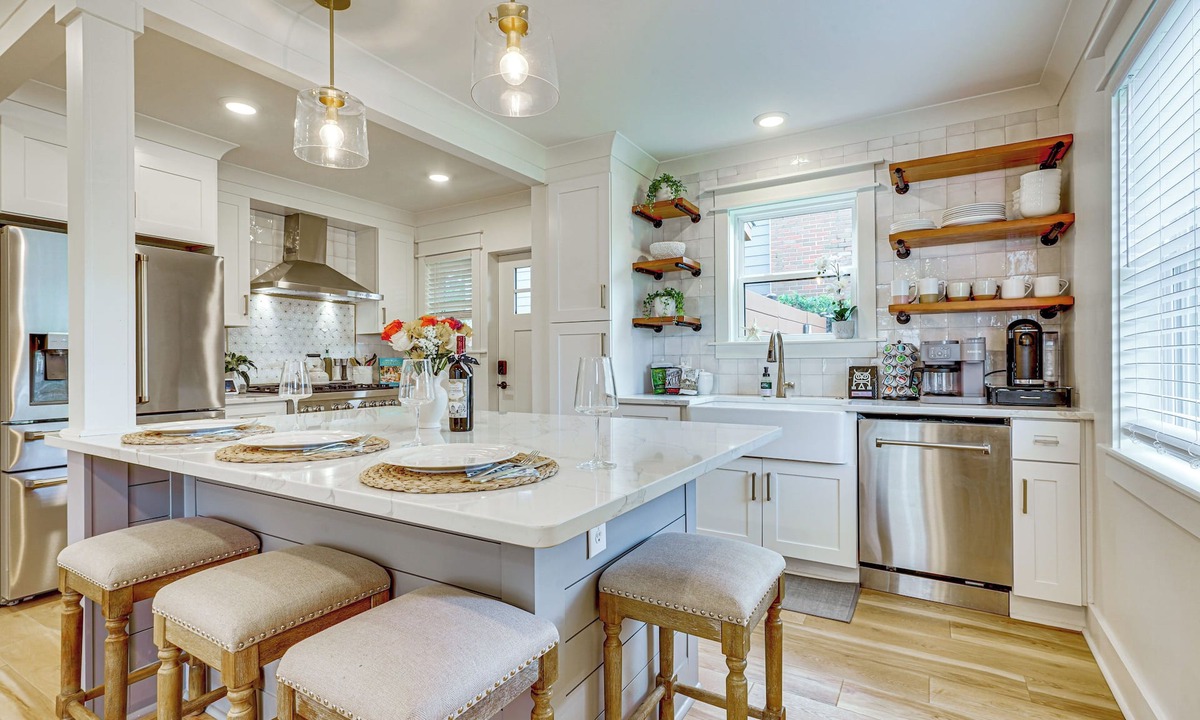 Charleston Apartment | Dtwn Retreat w/Game Room! Walk to Hampton Park