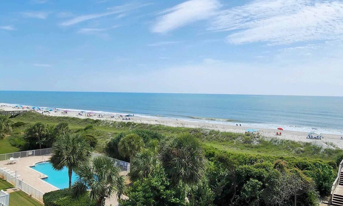 Litchfield by the Sea Condo | End Unit, Beautifully Renovated, Ocean & Beach Views-Shipyard A41