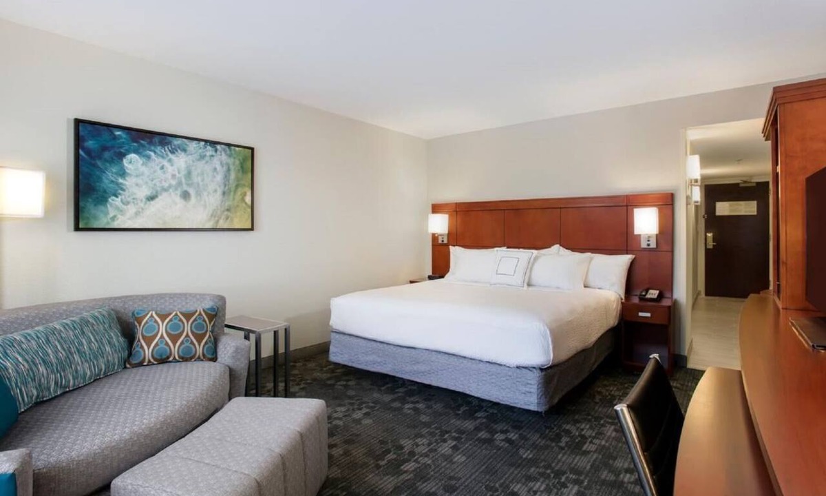 North Myrtle Beach Hotel | Everything You Need For The Perfect Vacation! Indoor Pool, Pets Are Welcome!