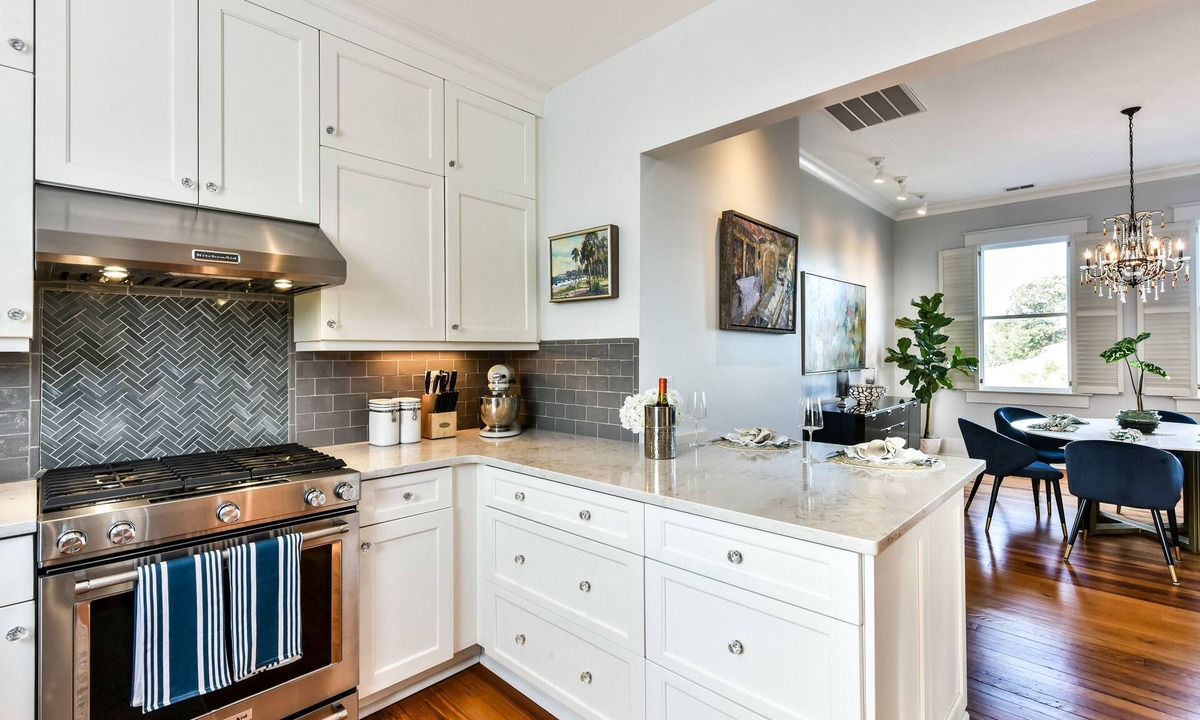 South of Broad House | Executive furnished Penthouse Near The Battery