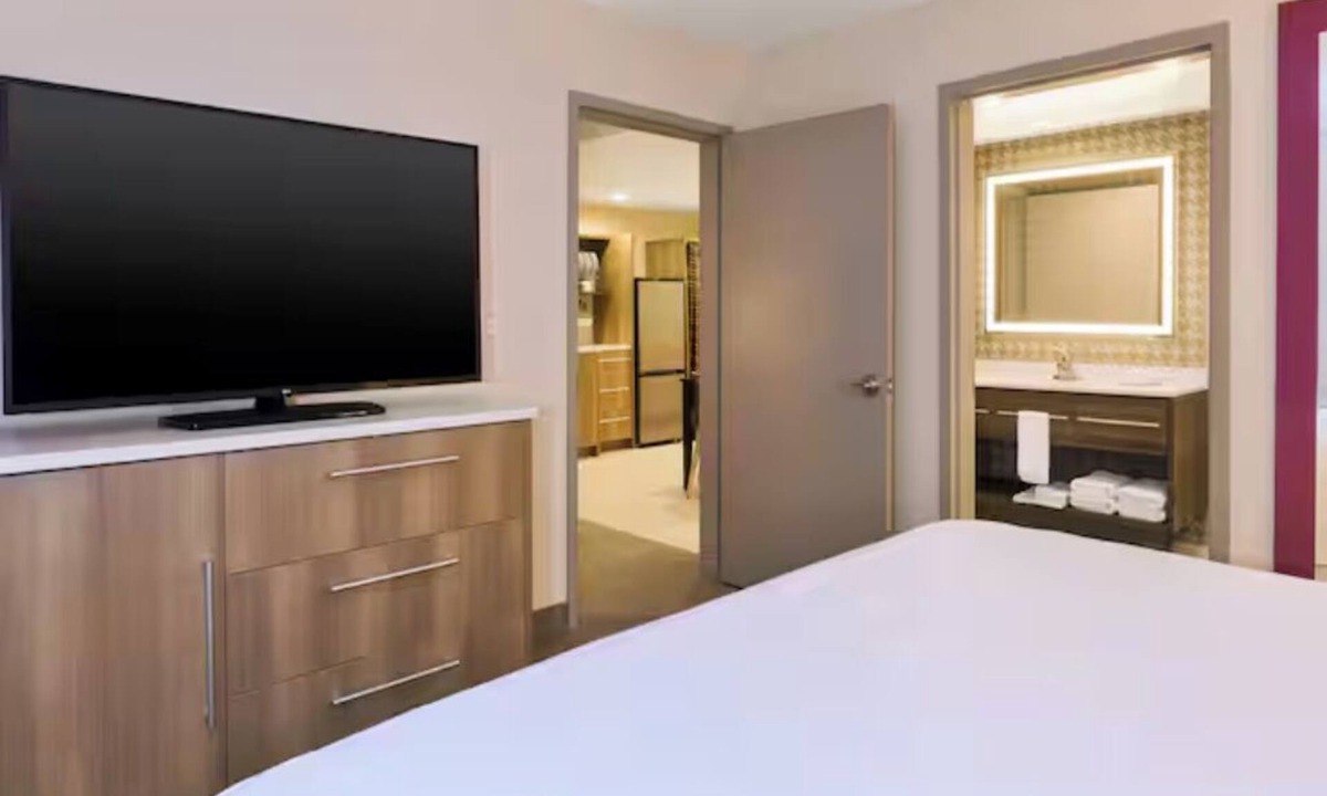 Wilmington Hotel | Explore, Stay, Relax! 3 Relaxing Units w/Kitchen! Close to Wrightsville Beach!