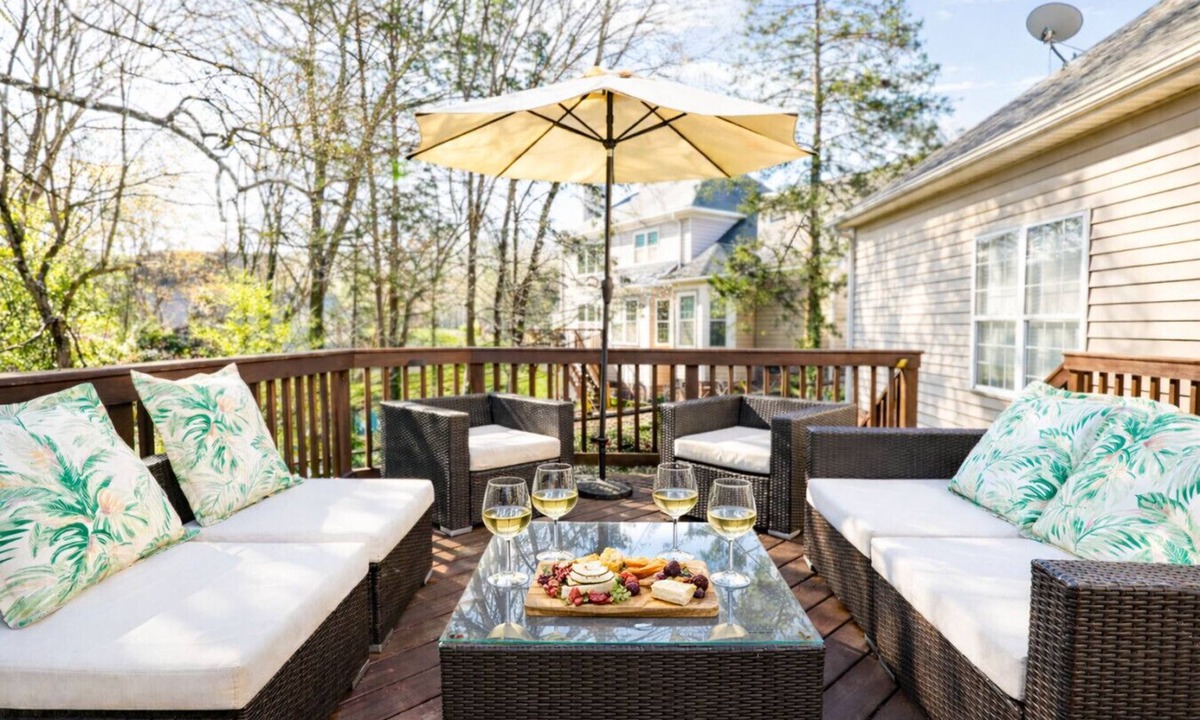 Charlotte House | Fire Pit BBQ Outdoor Lounge Near Hotspots