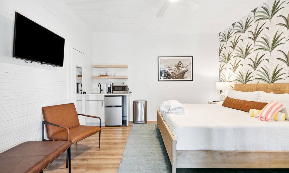 Folly Beach Hotel | Folliday Inn - The Cobra - Room 32