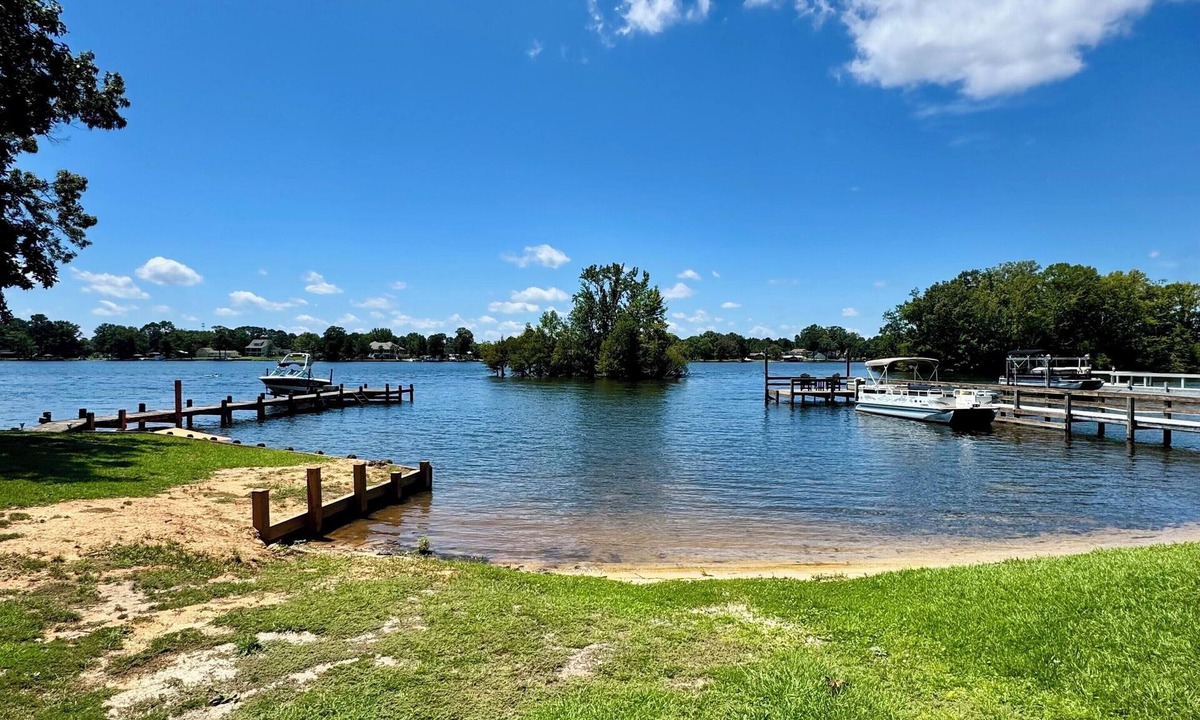 Summerton House | Fore-Cast Retreat - Fish, Golf & Relax Near Lake Marion- Summerton, SC