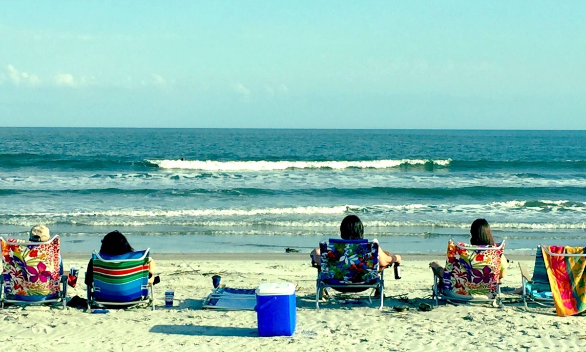 Bonito Boathouses House | FRIPP Island, on 17th green w/ Golf Cart, Bikes, Pingpong, beach gear!