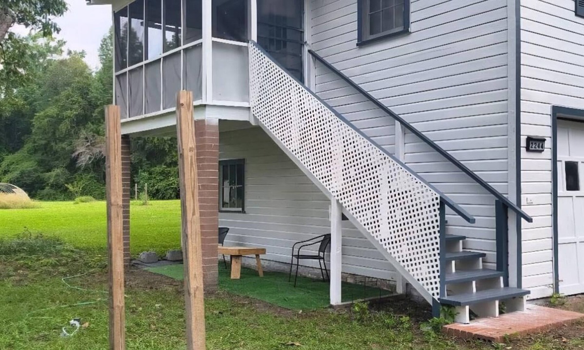 Orangeburg Apartment | Fully furnished cozy 2-bedroom apartment on quiet lot in Orangeburg, SC