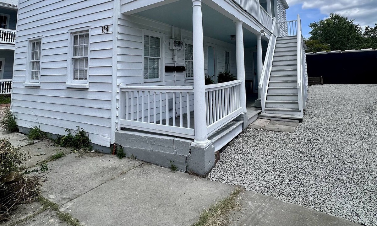 Downtown Charleston House | Fully Remodeled Duplex ★ Only Steps Away From MUSC