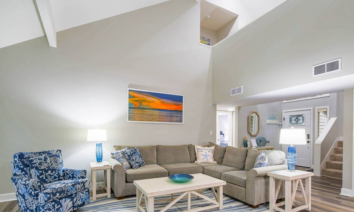 Sea Pines House | Fully Updated, End Unit Villa between Beach Club & Harbour Town w/Community Pool & Tennis Courts