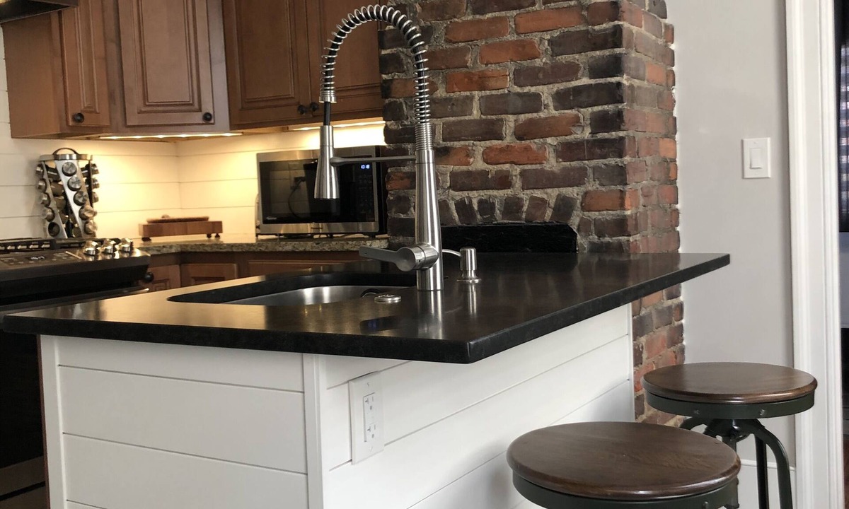 Downtown Charleston House | Furnished Historic Charleston Apartment, Off Street Parking, 2 Blocks 2 King