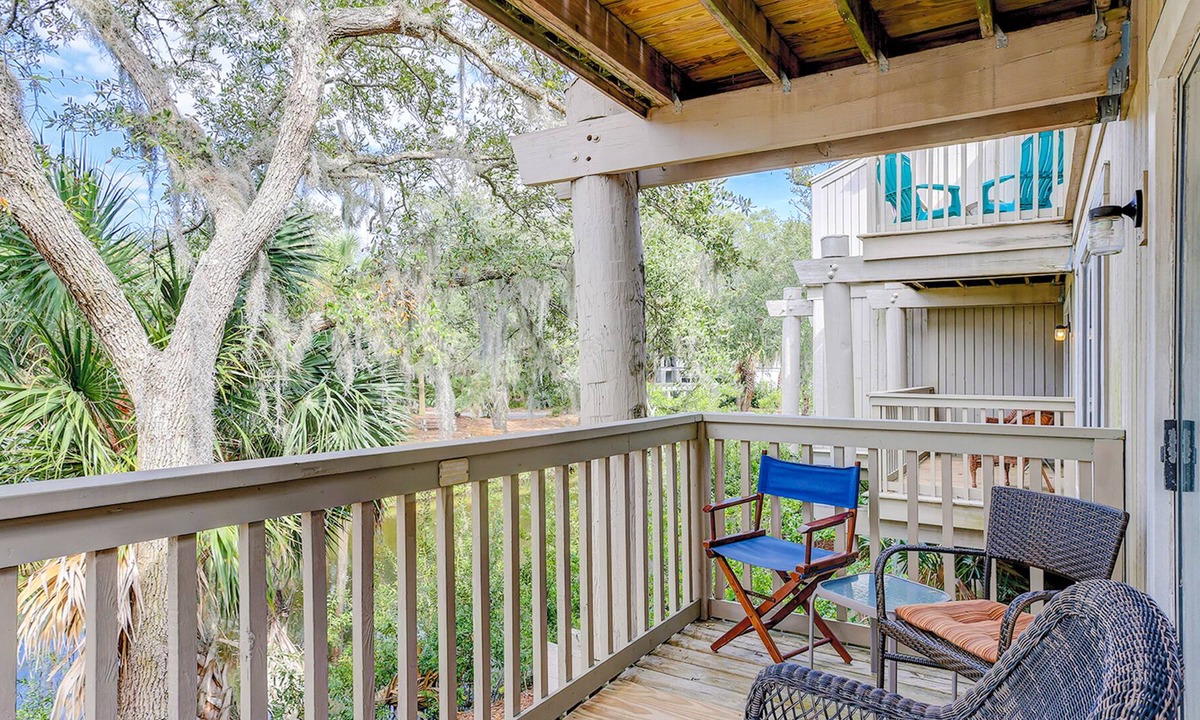 Isle of Palms Villa | Gated all-suite end condo with 2 lagoon-view balconies, pool - walk to beach