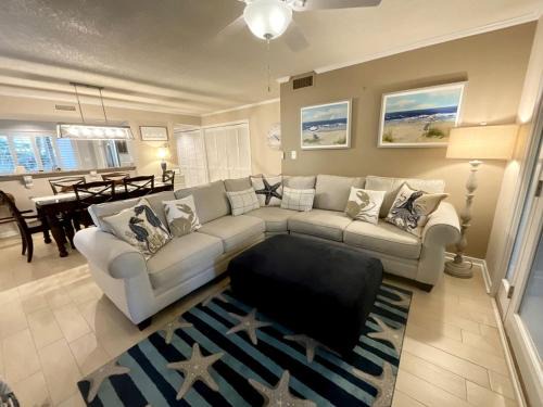 Arcadian Shores House | Glorious Cottage with Fireplace in Myrtle Beach, South Carolina