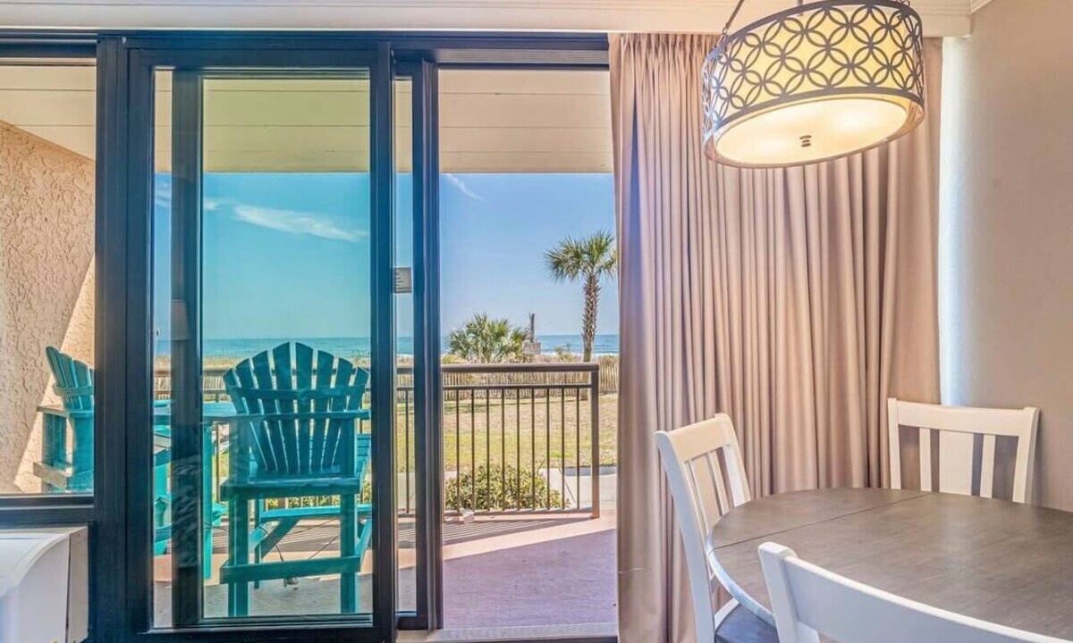 Myrtle Beach Condo | Great 1st floor unit that looks right out onto the beach with direct access