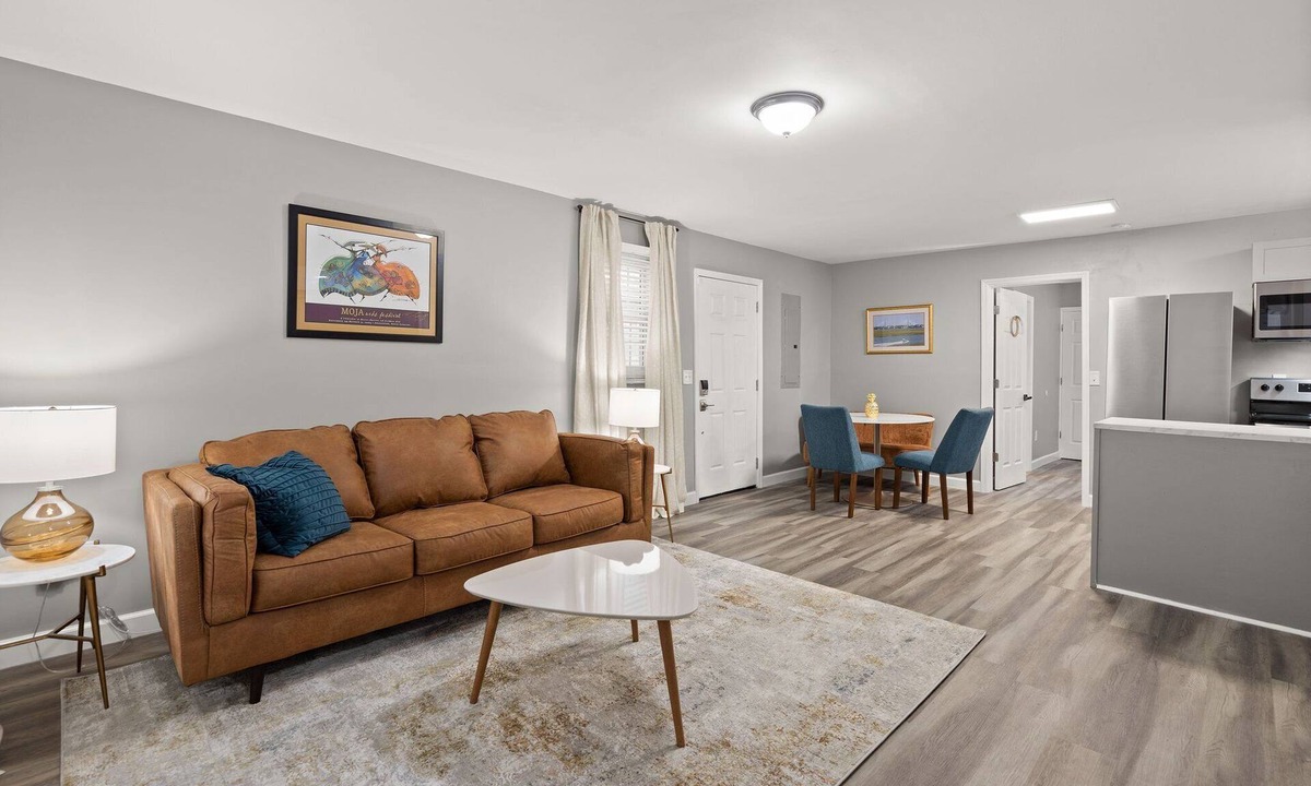 North-Central House | Heart of Dwntwn Charleston+Full Kitchen+Patio+W/D