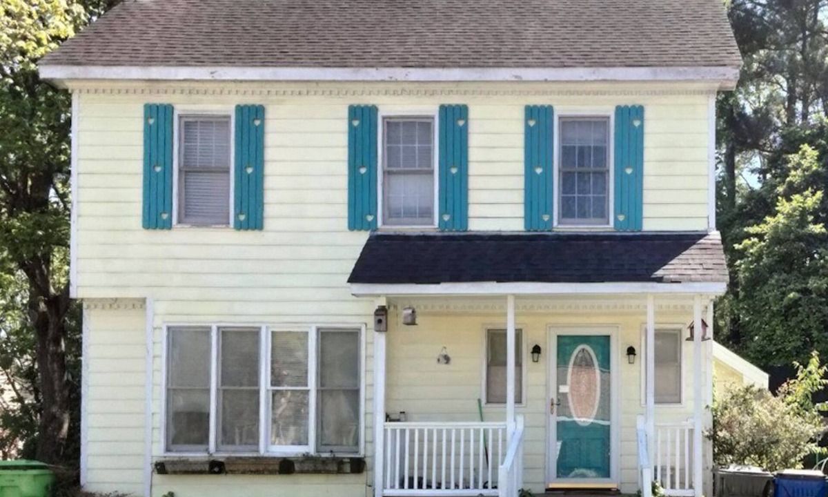 Northeast Raleigh House | Heidi's Haven. Charming 3-bedroom house. Northeast Raleigh. 9 mins from downtown