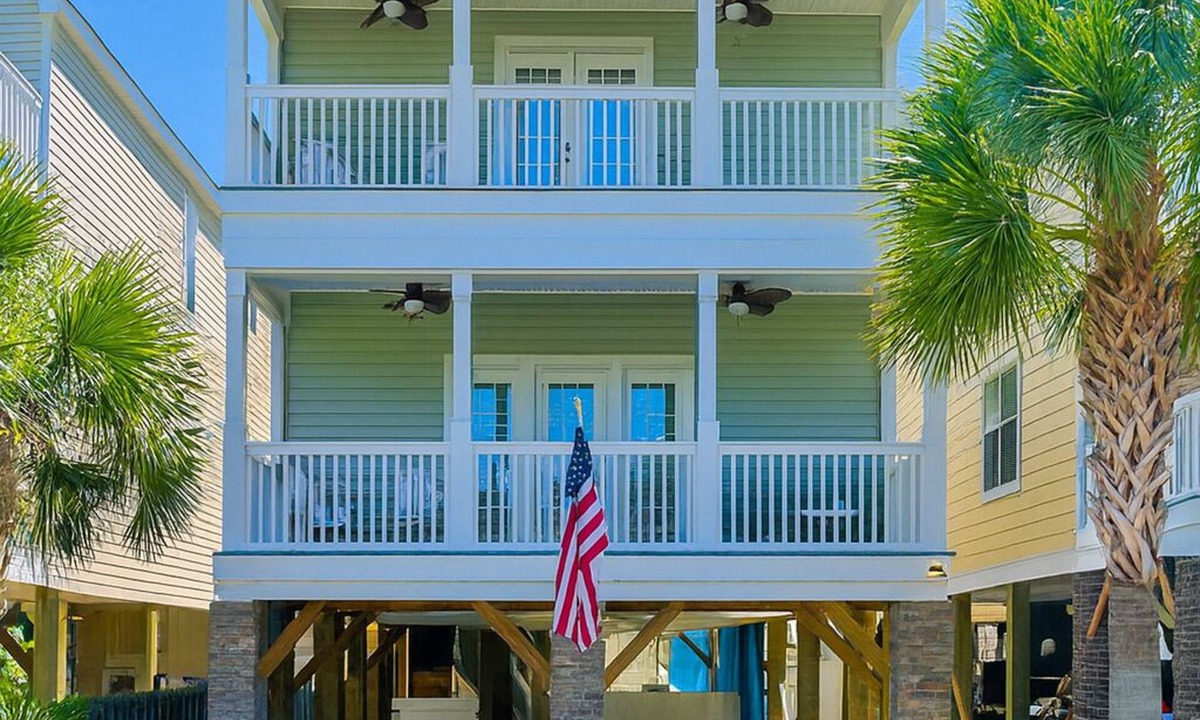 Surfside Beach House | High Tide 5 Bedroom Ocean View House, Heated Pool, Hot Tub, Darts, King beds