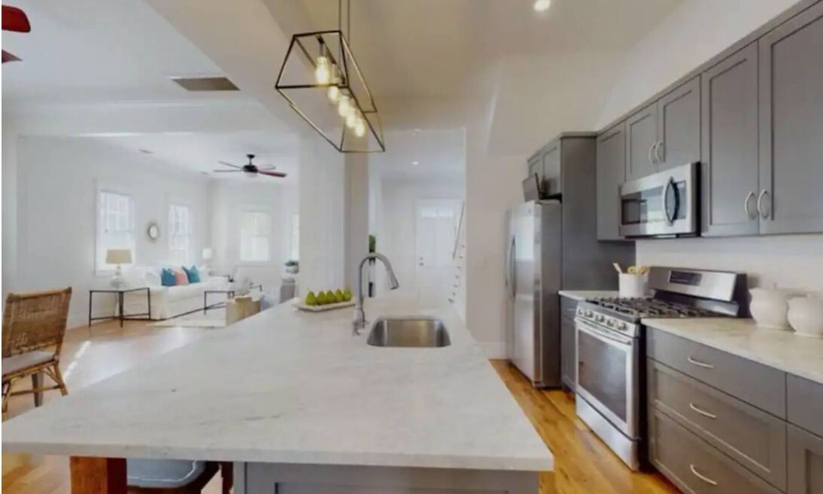 Downtown Charleston House | Historic Downtown 3-bedroom house in marvelous Charleston with WiFi, AC