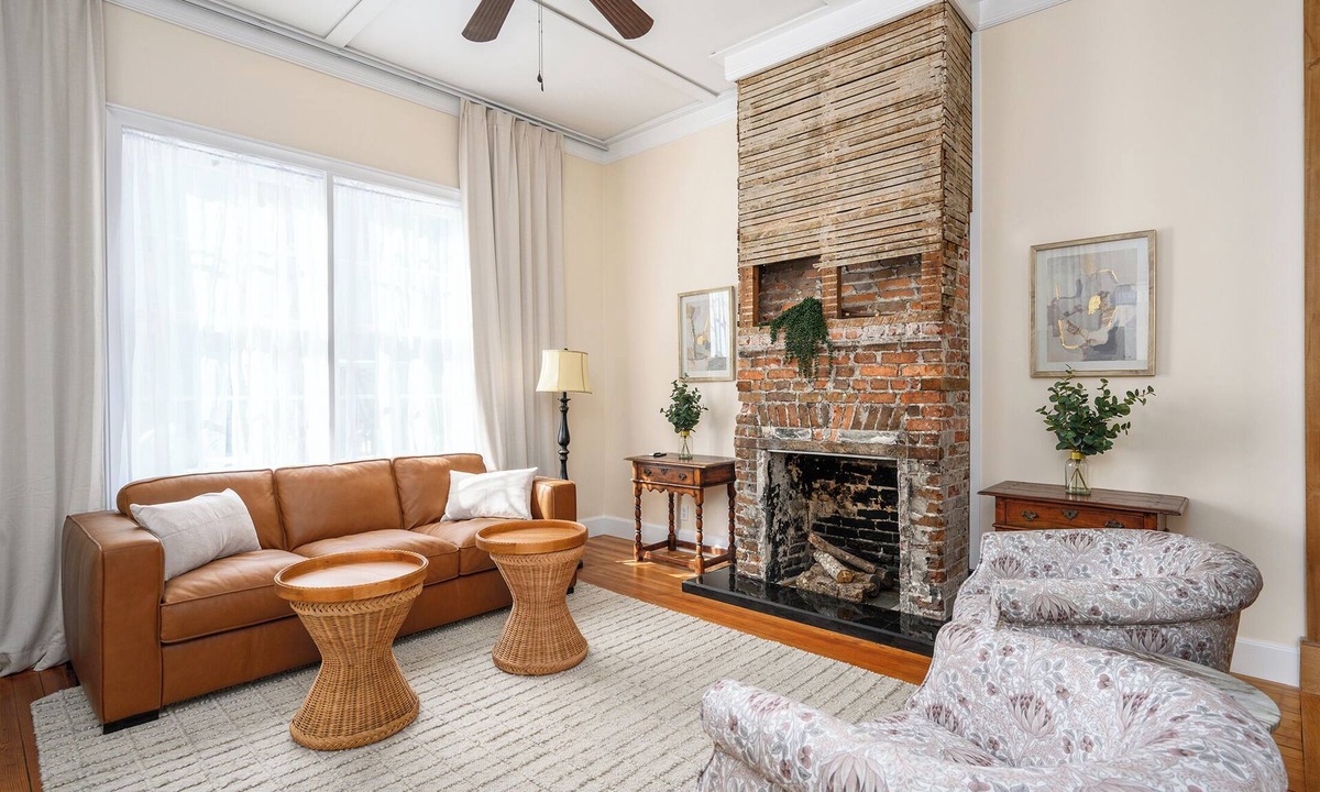 The Old Commons House | Historic Downtown Beaufort Retreat – Eclectic Charm Meets Modern Comfort