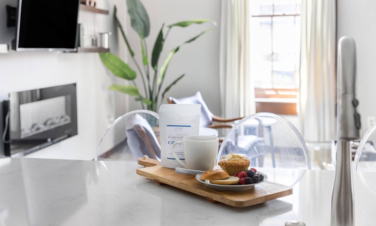 Downtown Charleston Apartment | Historic Meets Modern on King Street– Perfect for Families & Friends