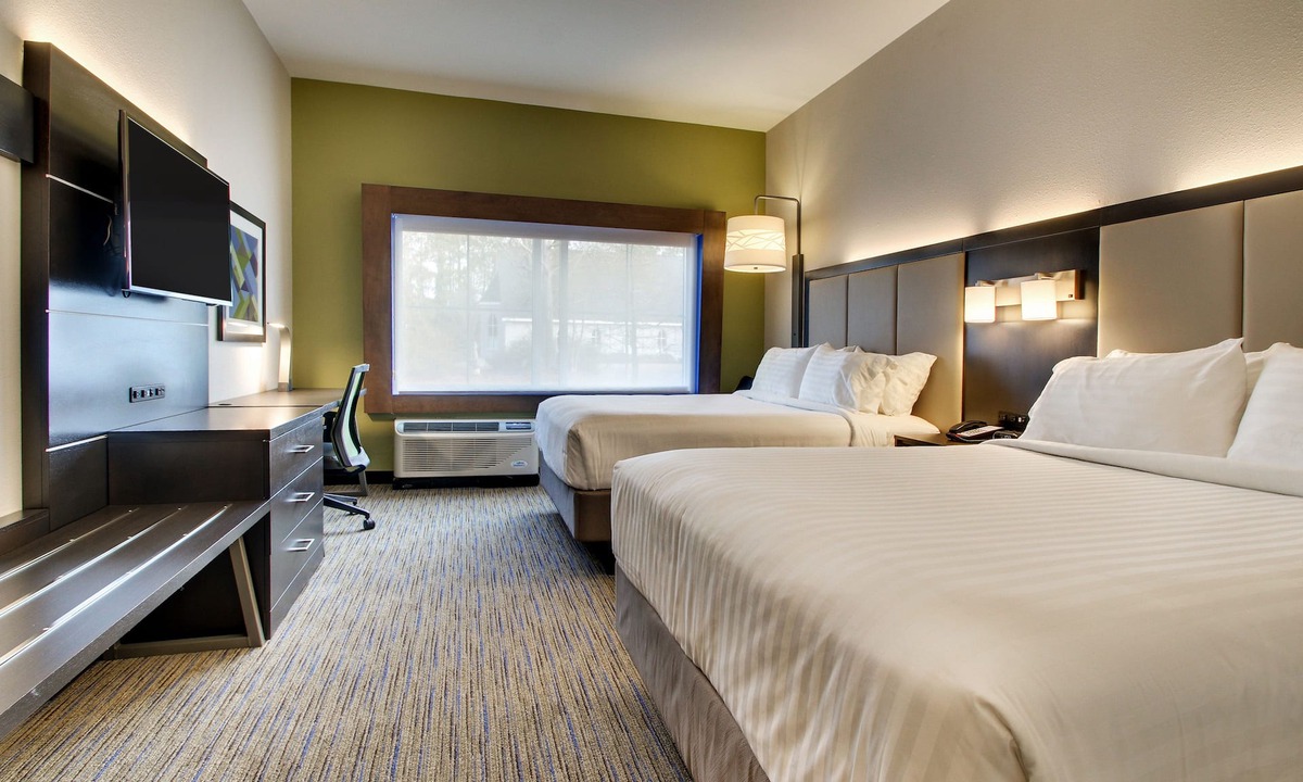 Mount Pleasant Hotel | Holiday Inn Express & Suites Charleston NE Mt Pleasant US17 by IHG