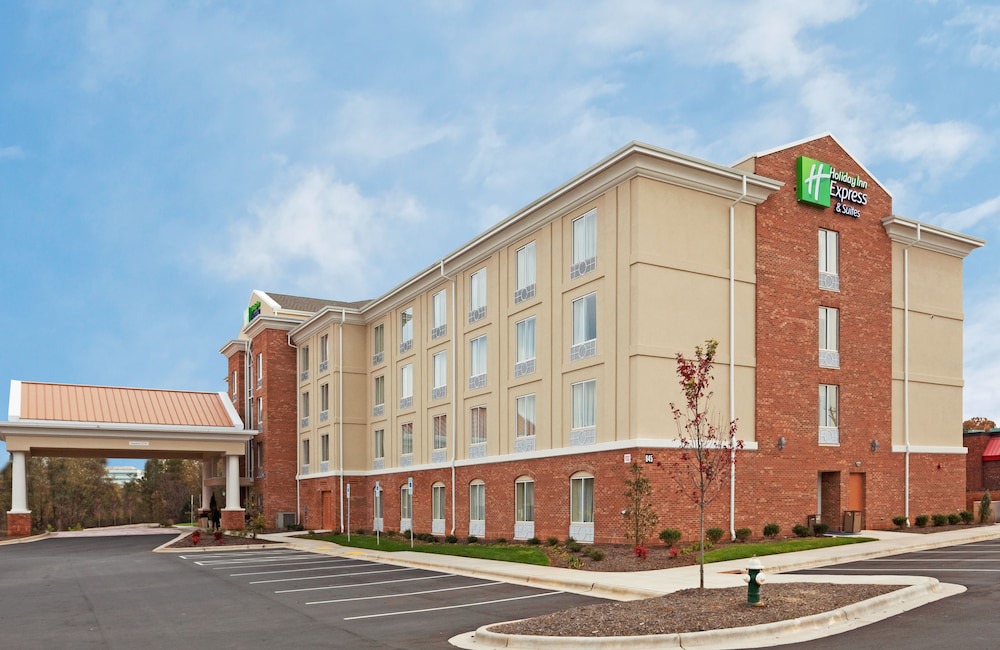 Greensboro Hotel | Holiday Inn Express Hotel & Suites Greensboro - Airport Area, an Ihg Hotel