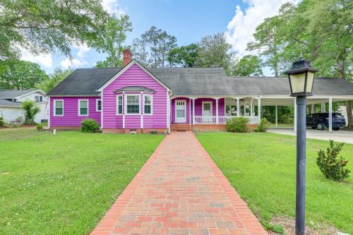 Conway House | Home 1 Mi to Dtwn Conway: Great for Beach Days!
